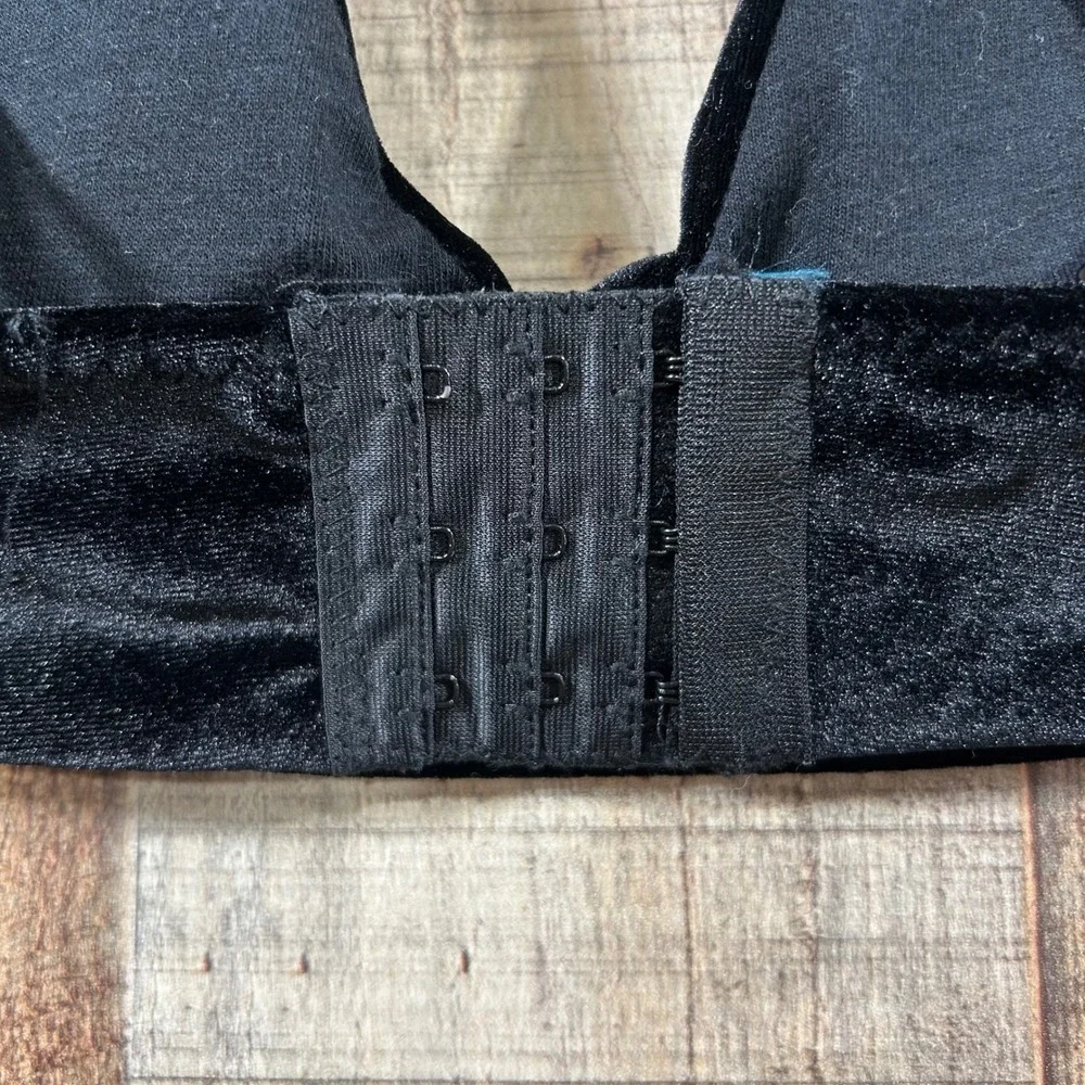 True by rue21 Black Velvet Triangle Bralette Small Padded Glamourous Goth